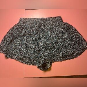 American Eagle flowy floral shorts in‎ blue & black